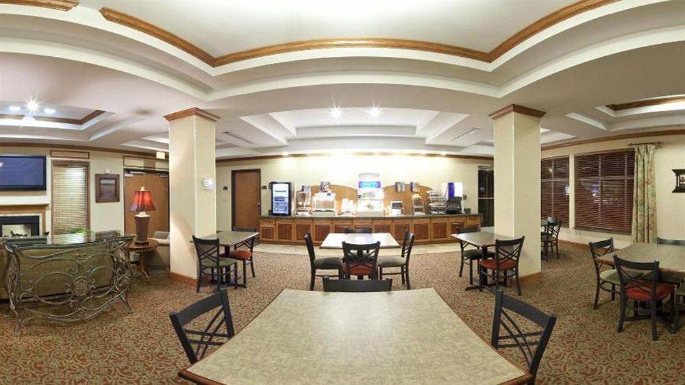 Holiday Inn Express Mineral Wells By Ihg Parkersburg Exterior foto