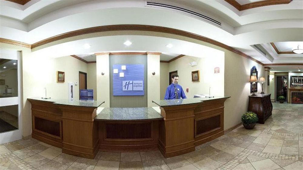 Holiday Inn Express Mineral Wells By Ihg Parkersburg Exterior foto