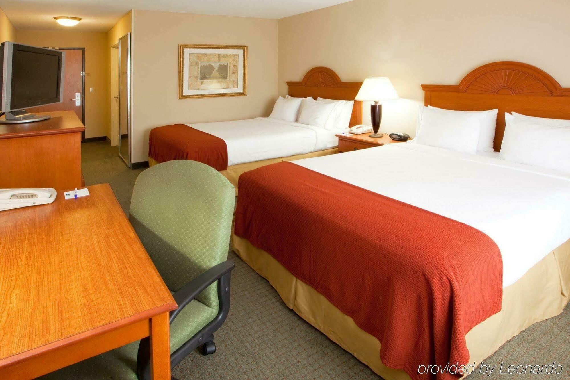 Holiday Inn Express Mineral Wells By Ihg Parkersburg Exterior foto